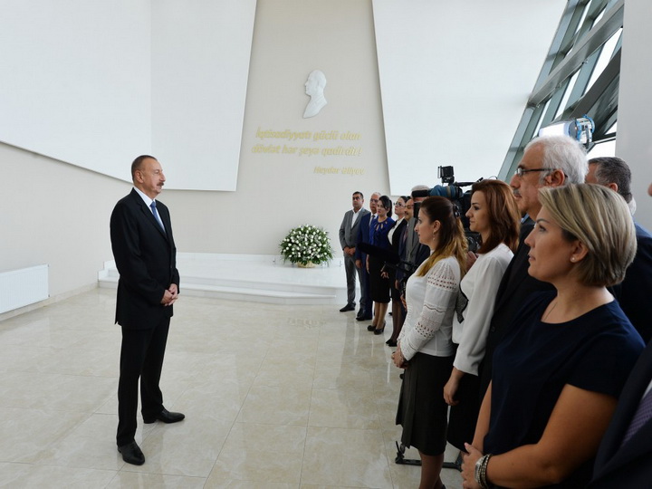 Президент Азербайджана: «Создавая такие зоны, мы со стороны государства оказываем очередную поддержку деловым людям» - ФОТО