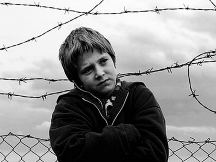 Электронный браслет вместо тюрьмы: Азербайджан даст второй шанс малолетним преступникам