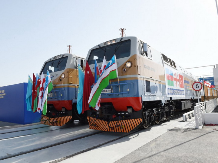 Новая железная дорога Баку-Тбилиси-Карс: быстрее, дешевле, безопаснее – ФОТО