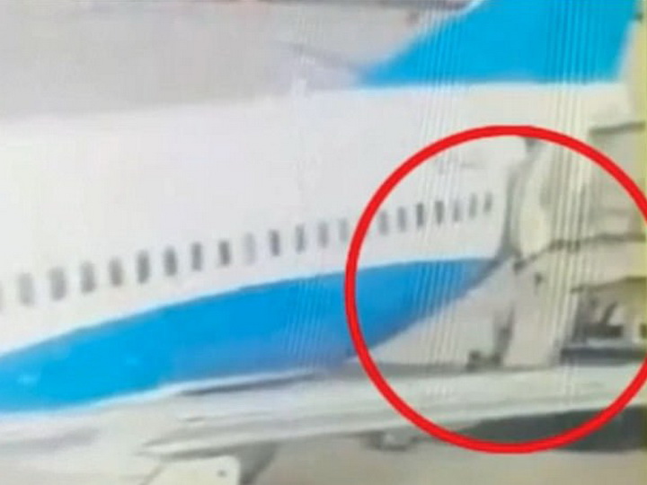 Стюардесса китайской авиакомпании выпала из самолета и сломала позвоночник – ВИДЕО