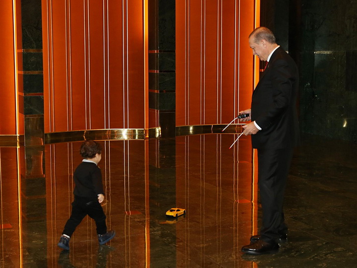Эрдоган поделился фотографией с внуком - ФОТО