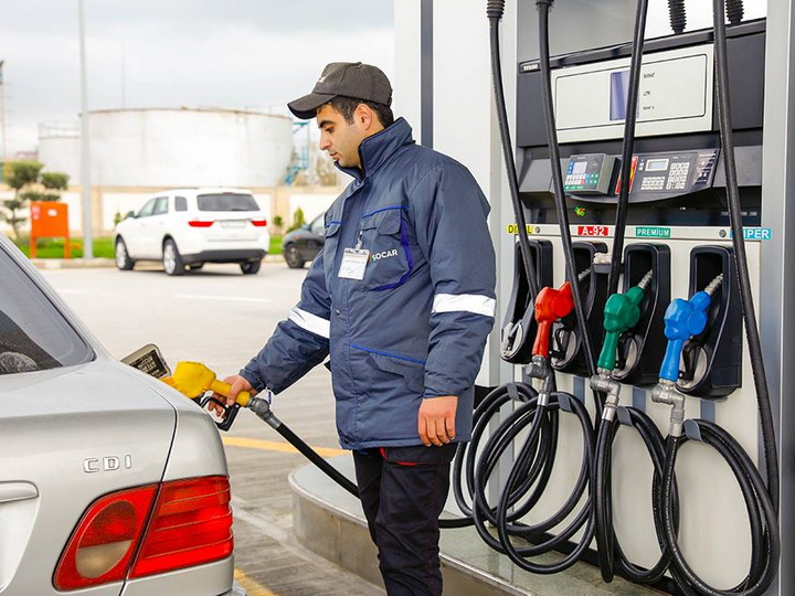 В Азербайджане повысилась стоимость бензина марки Аİ-95 и Aİ-98