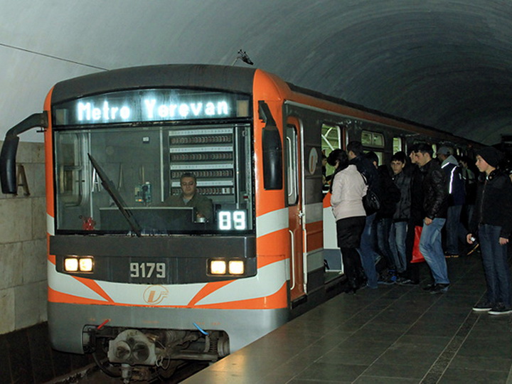 Переполох в ереванском метро: полиция перекрыла движение на одной из станций