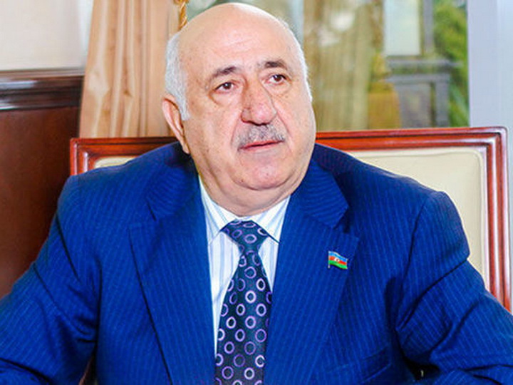 Депутат Евда Абрамов: «Надо корректировать цены на продтовары и инвестировать в дороги и новые аэропорты»