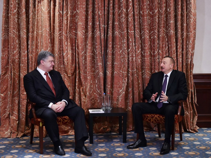 Ильхам Алиев встретился в Брюсселе с Петром Порошенко - ФОТО