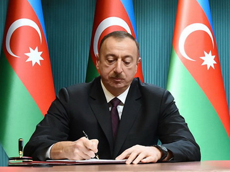 Ильхам Алиев удостоил Гюльнар Расулову почетного звания «Заслуженный госслужащий»