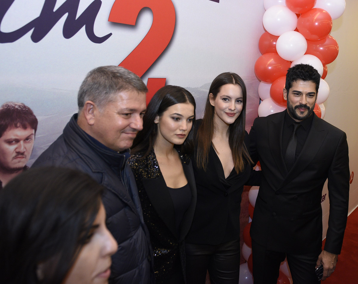 В Баку состоялась премьера турецкого фильма «Karde&#351;im Benim 2» с участием Бурака Озчевита