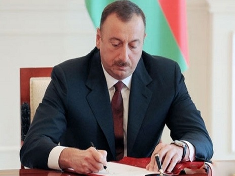 Rabitə və yüksək texnologiyalar sahəsində çalışan şəxslər təltif edilib - SİYAHI