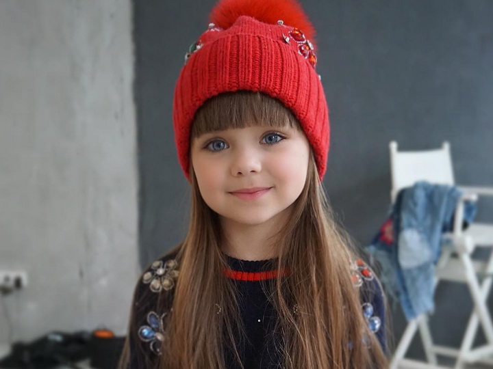 Шестилетнюю девочку из России назвали самой красивой в мире – ФОТО