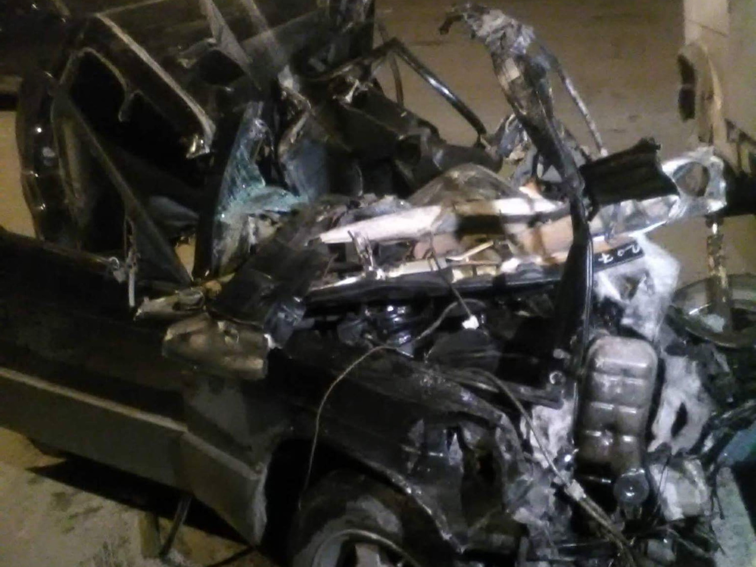 В Баку автомобиль расплющило в страшном ДТП, погибла целая семья – ФОТО – ВИДЕО – ОБНОВЛЕНО