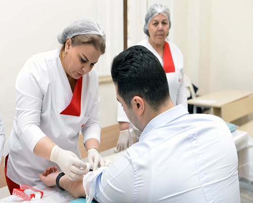 Bakı Ali Neft Məktəbində “Donor günü” keçirildi