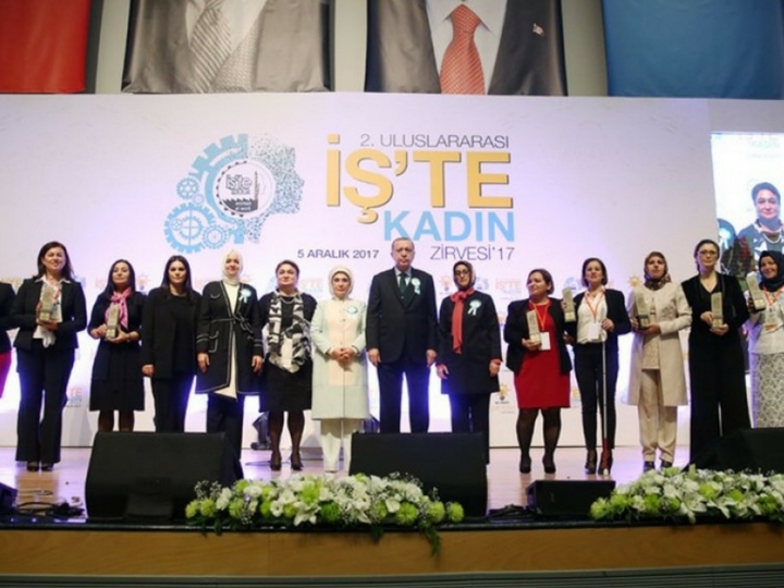 Ailə, Qadın və Uşaq Problemləri üzrə Dövlət Komitəsinin sədri Ankarada keçirilən Sammitdə çıxış edib – FOTO