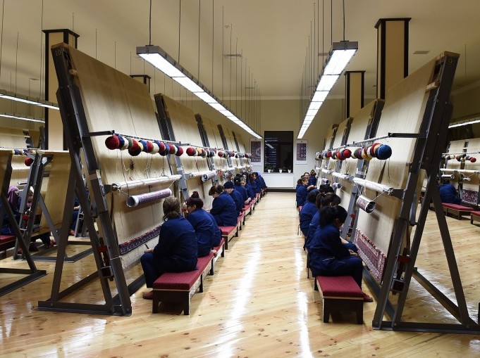 Prezident: “Gələn il Azərbaycanda daha 10 xalça fabriki açılacaq” – FOTO - YENİLƏNİB