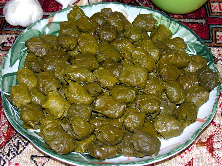 UNESCO təsdiqlədi: “dolma” sözü “doldurma” türk sözündən yaranıb