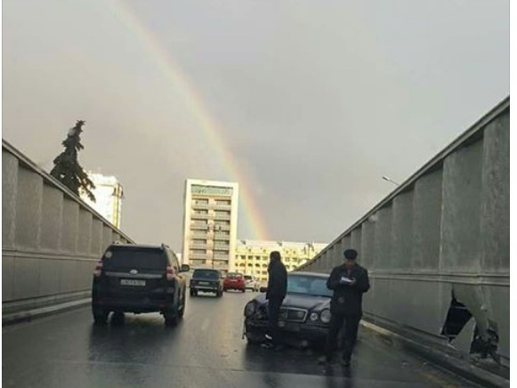 В Баку радуга сделала эпичным ДТП в туннеле – ФОТО