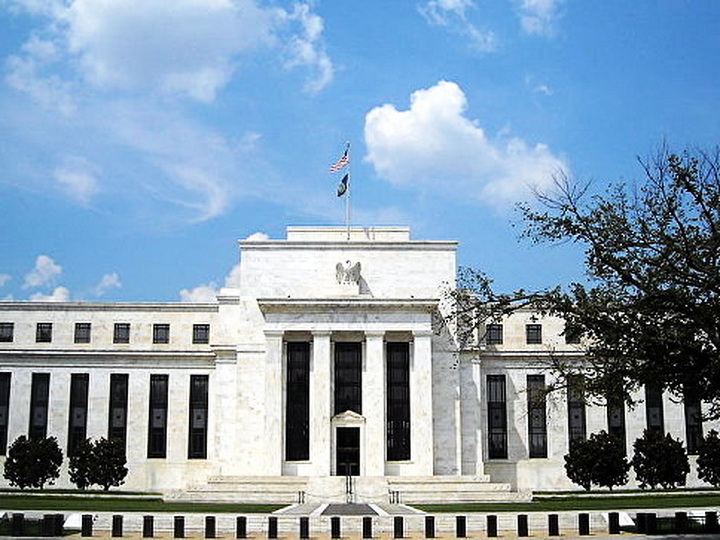 ФРС США по-прежнему прогнозирует три повышения ставки в 2018 году