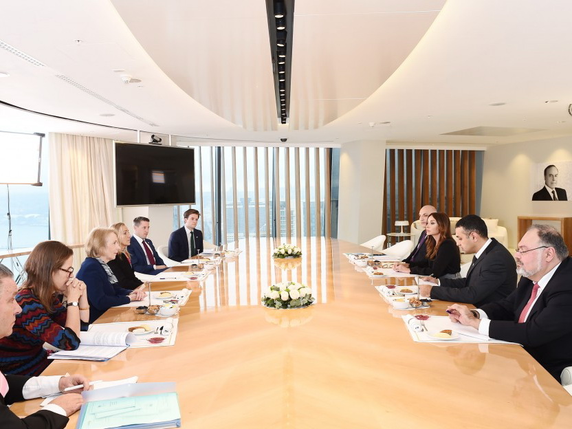 Мехрибан Алиева встретилась с делегацией, возглавляемой государственным министром по торговле и поощрению экспорта Великобритании - ФОТО