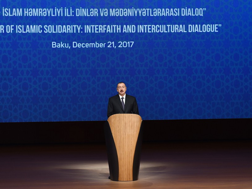 Президент Ильхам Алиев: Азербайджан играет уникальную роль между цивилизациями, религиями и континентами - ФОТО