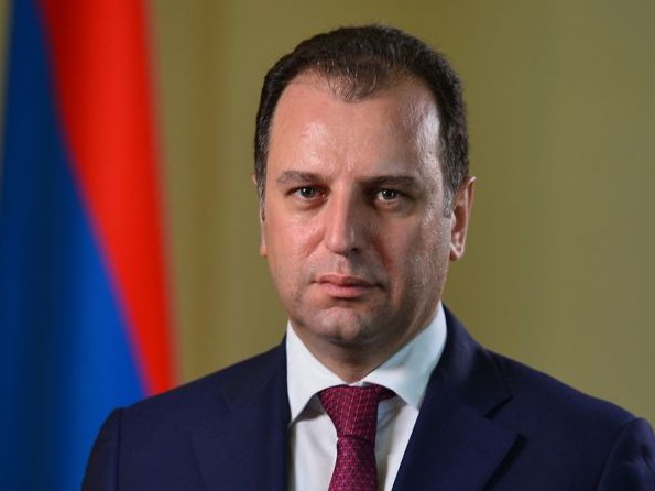 Глава Минобороны Армении может быть отправлен в отставку – СМИ