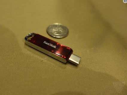 Самая маленькая в мире флешка вмещает один терабайт данных - ФОТО