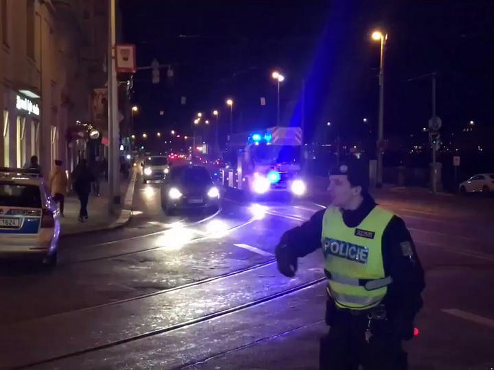 В центре Праги горит отель, сообщается о двух погибших и около 40 раненых - ВИДЕО