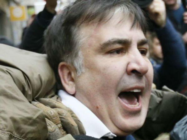 Появились видеозаписи жестокого задержания Саакашвили в Киеве – ВИДЕО