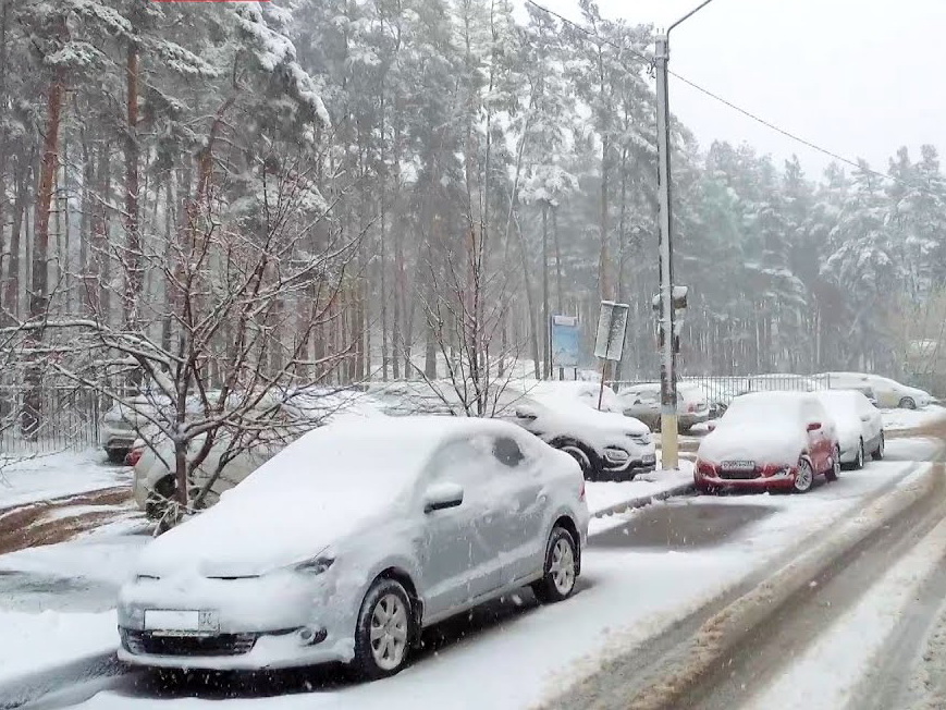 В Азербайджане лавина заблокировала автомобильную дорогу