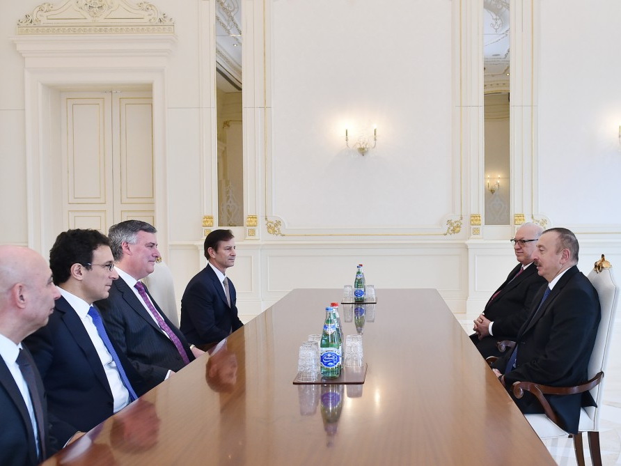 Президент Азербайджана принял делегацию компании Boeing - ФОТО
