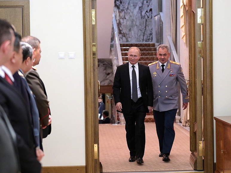 Путин встретился в Кремле с представителями оборонных ведомств стран-партнеров, включая Азербайджан – ФОТО