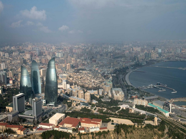 В Баку и на Абшероне в воскресенье без осадков, до +11 градусов