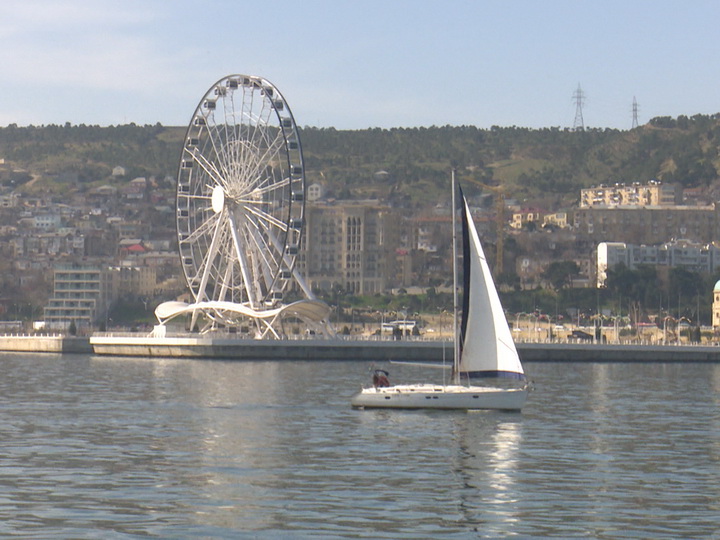 В Баку состоялся парад красивых парусных яхт – ФОТО