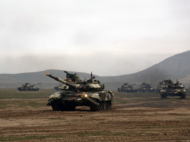 Начались широкомасштабные учения азербайджанской армии с участием 25 тысяч военнослужащих - ФОТО