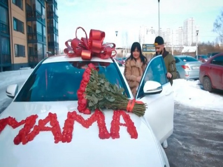 Блогер Гусейн Гасанов подарил маме машину и установил рекорд просмотров в Instagram – ВИДЕО