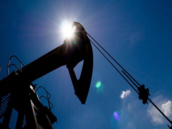 Нефть дешевеет на опасениях роста добычи в США