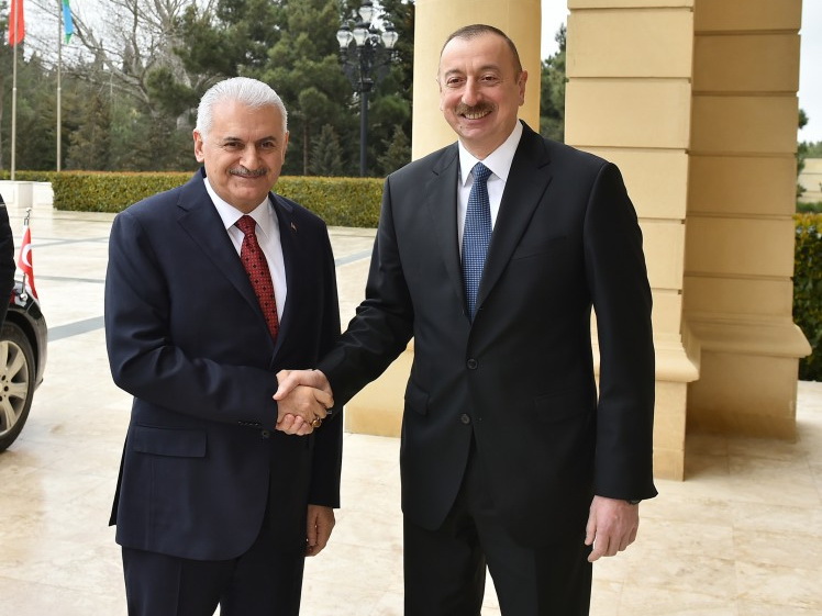 Ильхам Алиев встретился с премьер-министром Турции Бинали Йылдырымом - ФОТО