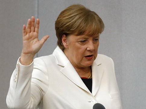 Меркель принесла присягу