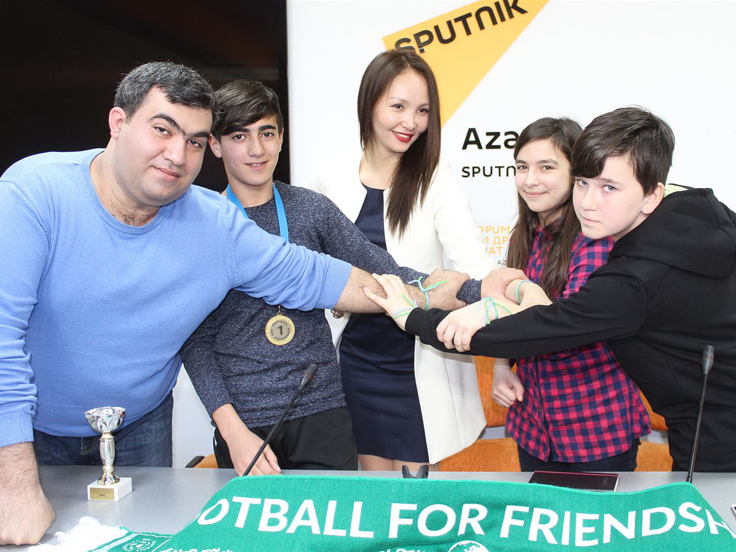 Джонатан Фергюсон и Рена Алиева о том, что представят Азербайджан на турнире «Футбол для дружбы»