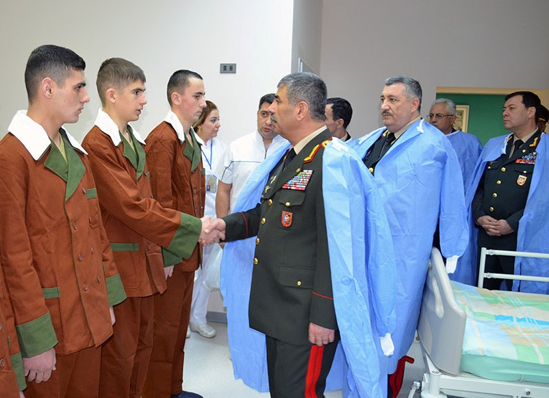 Zakir Həsənov hərbi hospitalda olub – FOTO