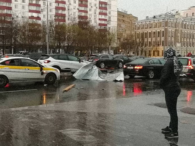 Ураган в Москве: есть погибшие – ФОТО – ВИДЕО