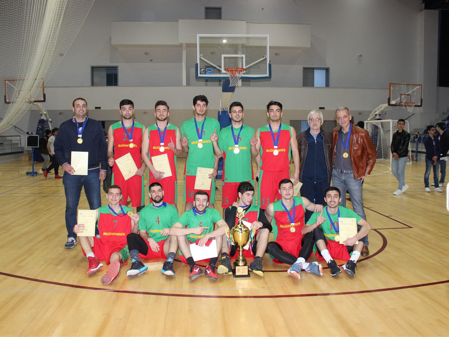 Поддерживаемая McDonald's Азербайджан команда по баскетболу сохранила за собой титул чемпиона  - ФОТО