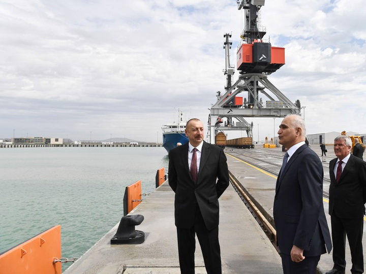Ильхам Алиев принял участие в церемонии открытия комплекса Бакинского международного морского торгового порта - ФОТО
