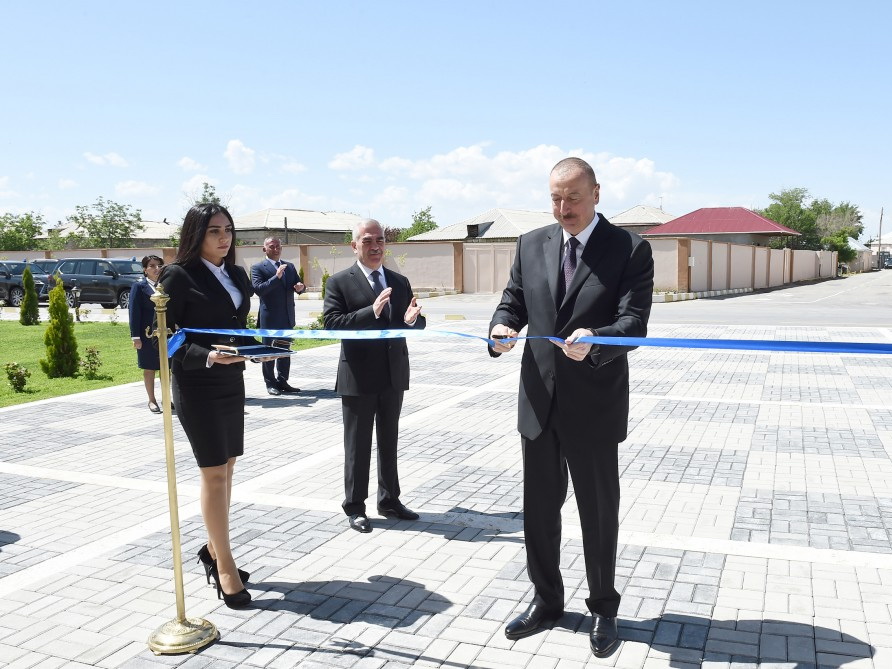Ильхам Алиев открыл школу в Нахчыване - ФОТО