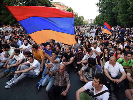 Армянский исход: О том, почему «бархатная» революция - это плохой знак для России