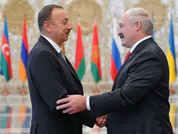 Александр Лукашенко поздравил Ильхама Алиева с 25-летием установления дипотношений