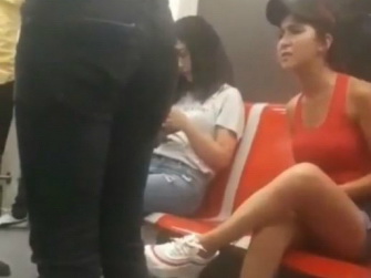 Скандал в бакинском метро: о том, почему девушка в шортах возмутила «блюстителей морали» - ВИДЕО