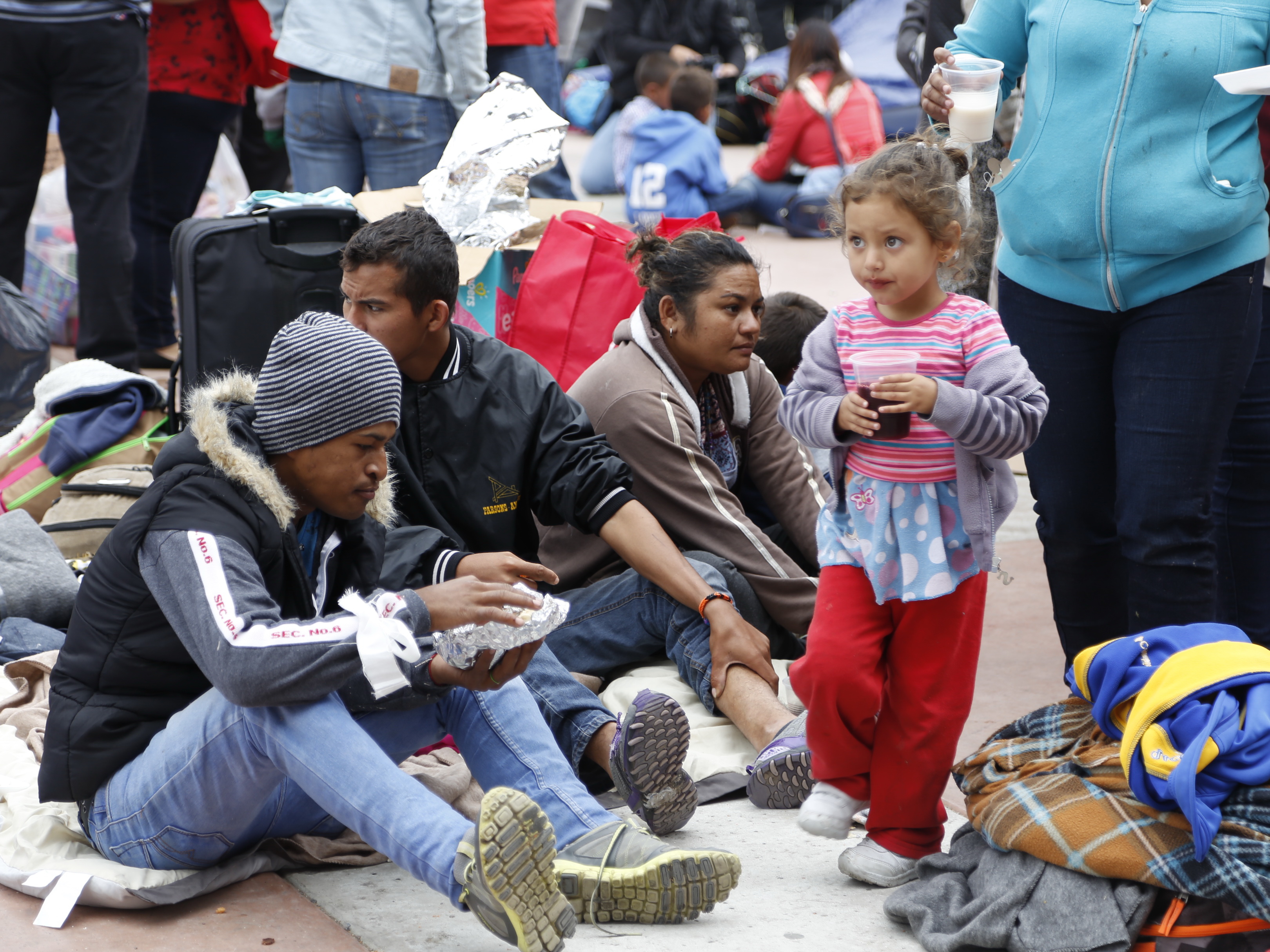 Детей нелегальных мигрантов разместят на военных базах США