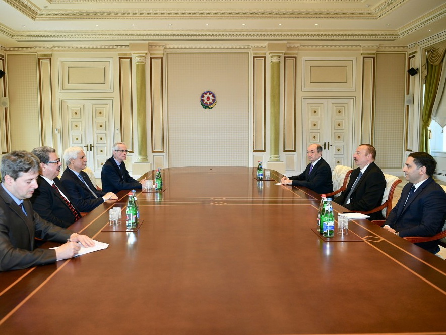 Президент Ильхам Алиев принял делегацию во главе с министром юстиции Алжира