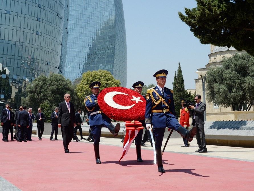 Президент Турции посетил могилу общенационального лидера Гейдара Алиева и Шехидляр хиябаны - ФОТО