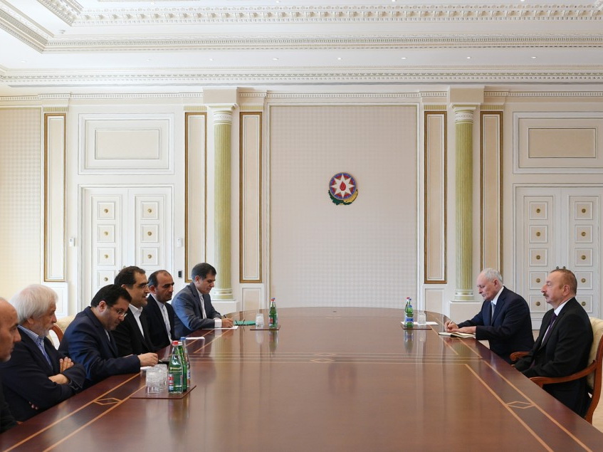 Президент Ильхам Алиев принял делегацию во главе с министром здравоохранения, лечения и медицинского образования Ирана – ФОТО - ОБНОВЛЕНО