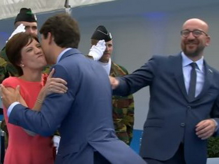 Канадский премьер польстился на жену бельгийского коллеги и стал ее целовать - ВИДЕО